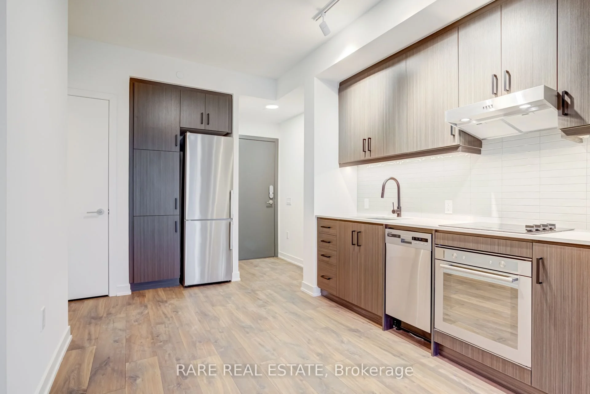 9 Tecumseth Street 1005, Toronto C01, On M5v 3g4