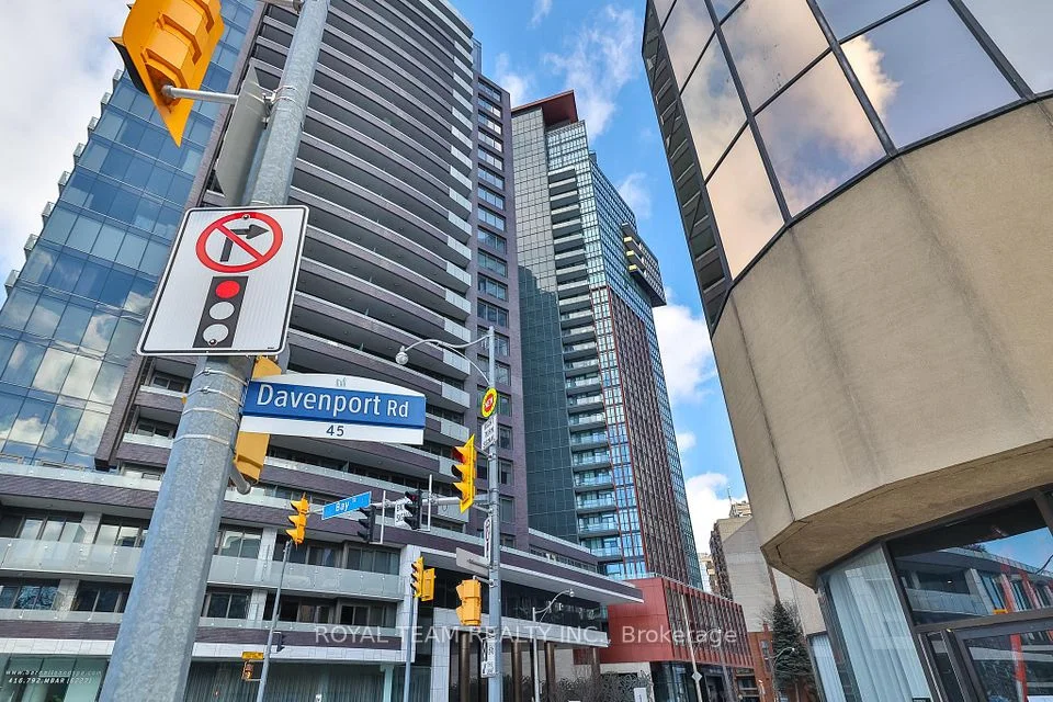 32 Davenport Road 1403, Toronto C02, ON M5R 0B5