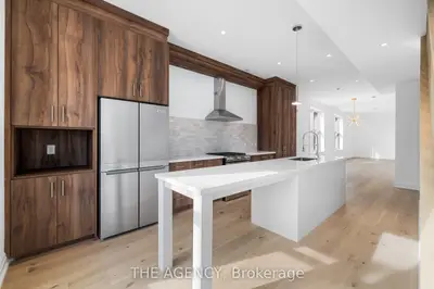 110 Harbord Street 1, Toronto C01, On M5s 1g6