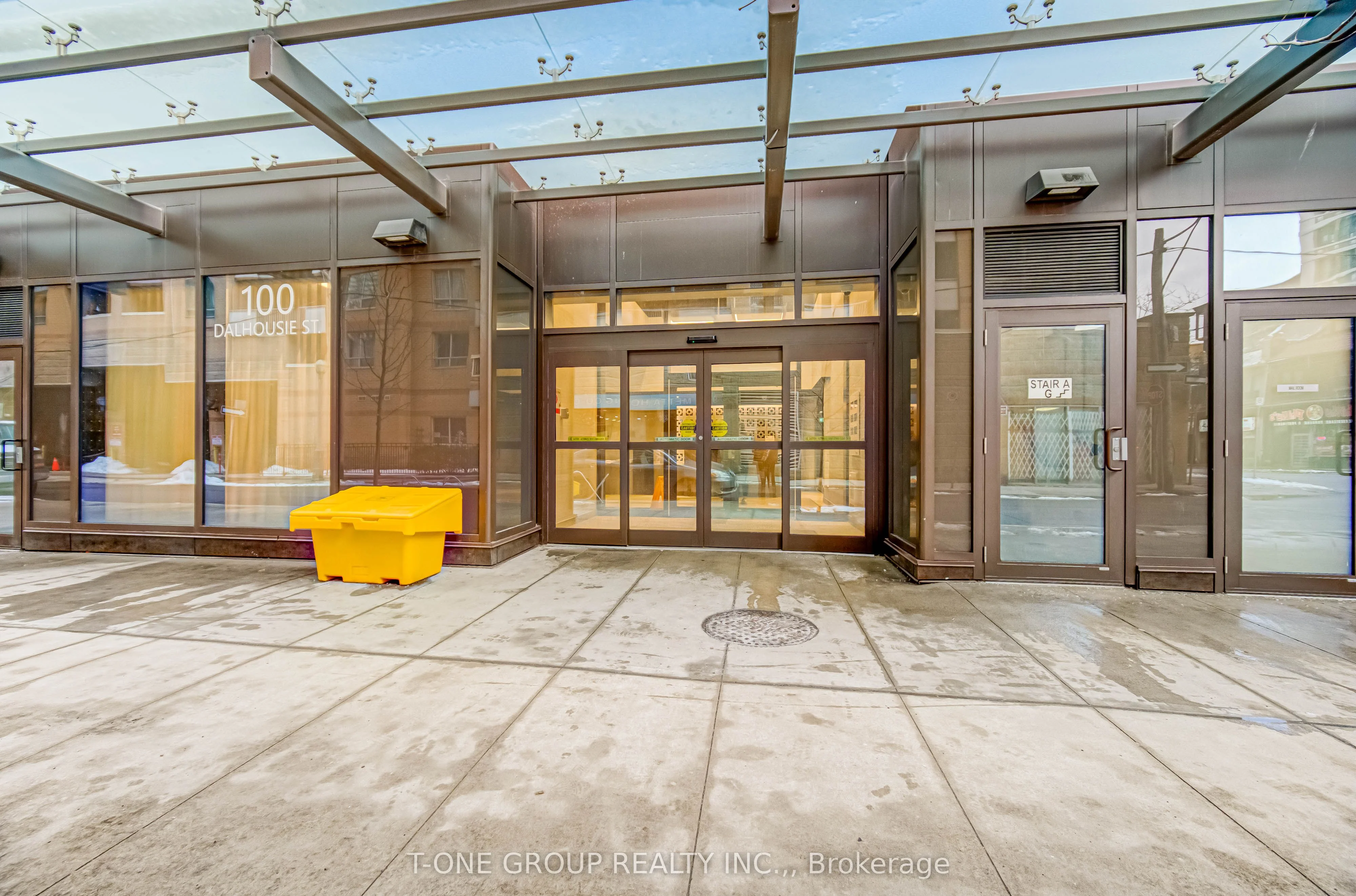 100 Dalhousie Street 905, Toronto C08, ON M5B 0C7
