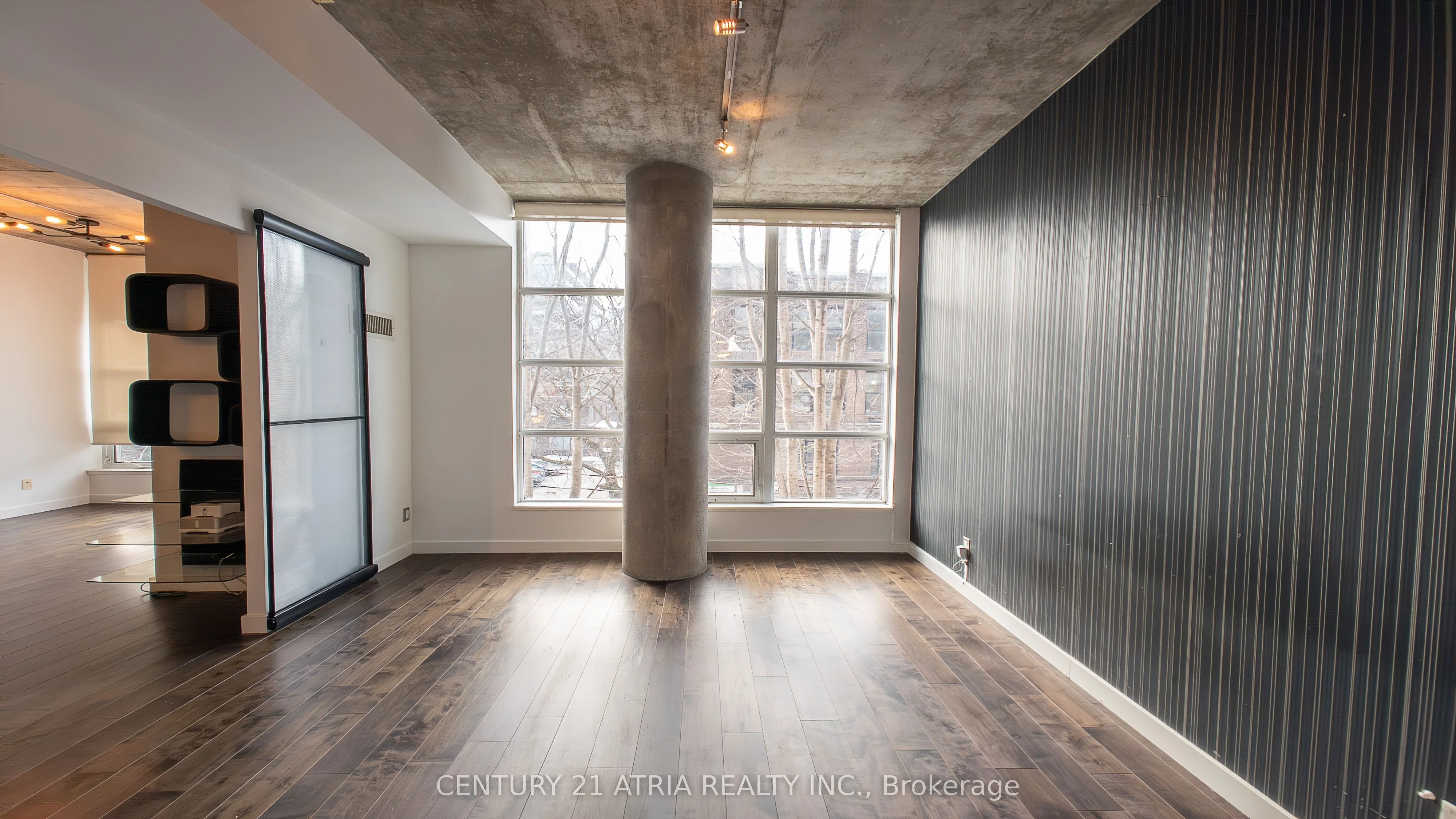 19 Brant Street 306, Toronto C01, On M5v 2l2