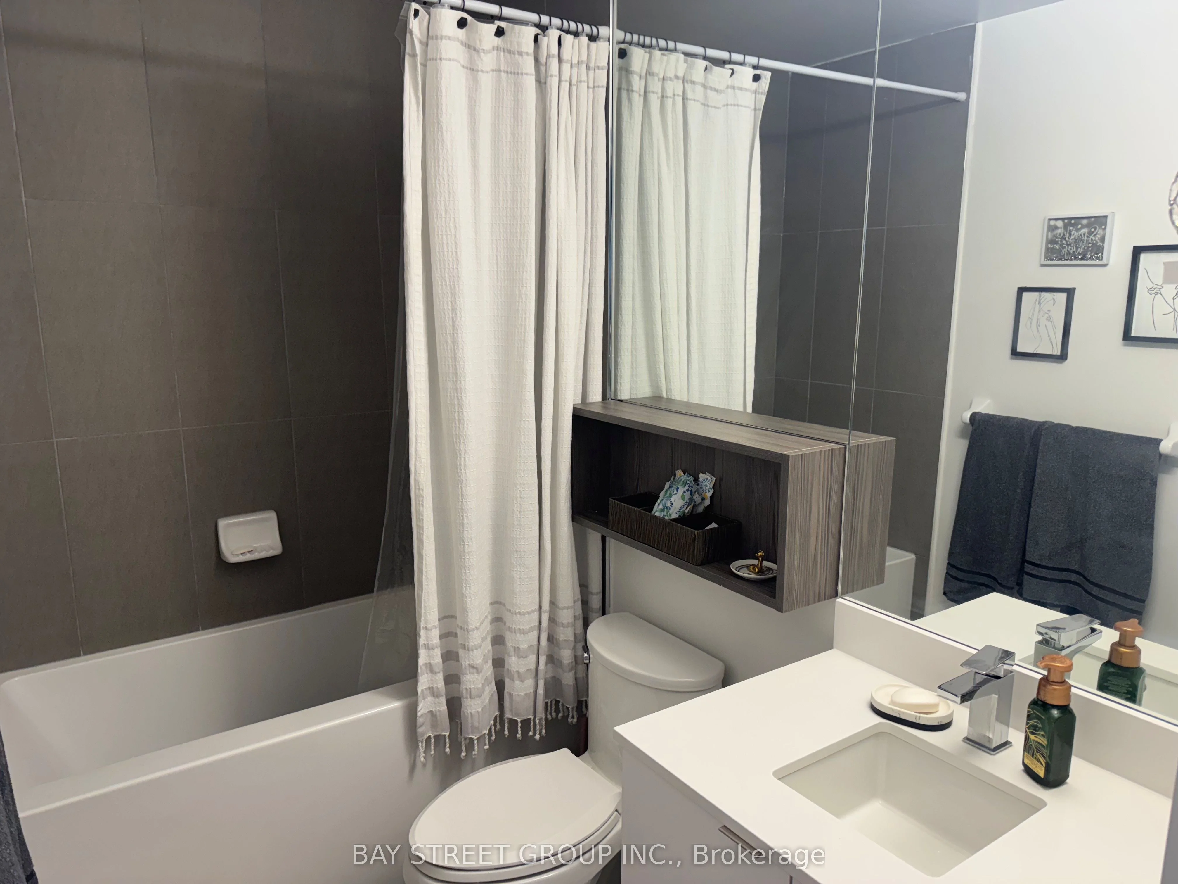 70 Princess Street 905, Toronto C08, ON M5A 0X6
