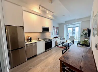 50 Power Street 1526, Toronto C08, On M5a 3a6