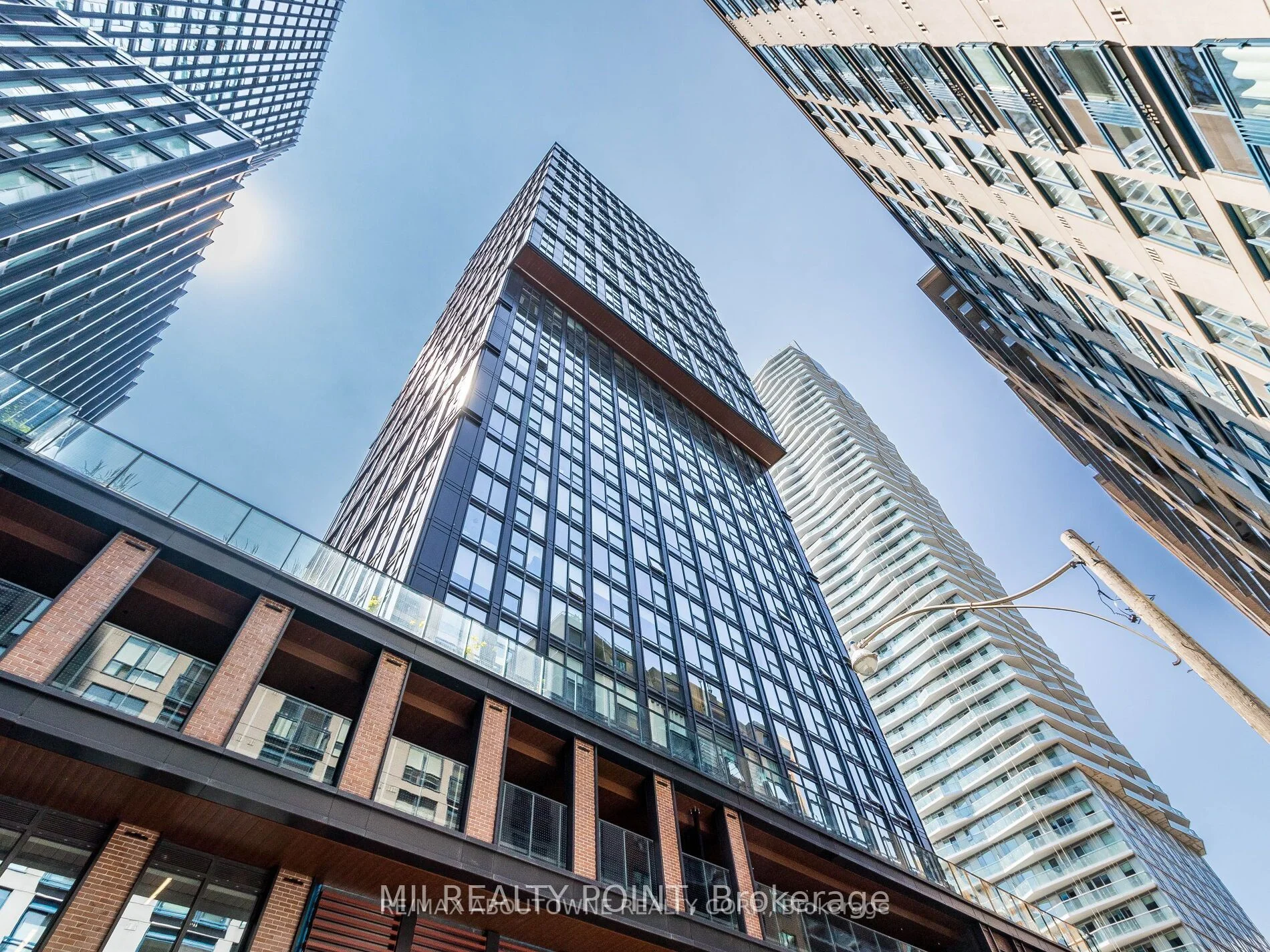 82 Dalhousie Street 2303, Toronto C08, On M5b 0c5