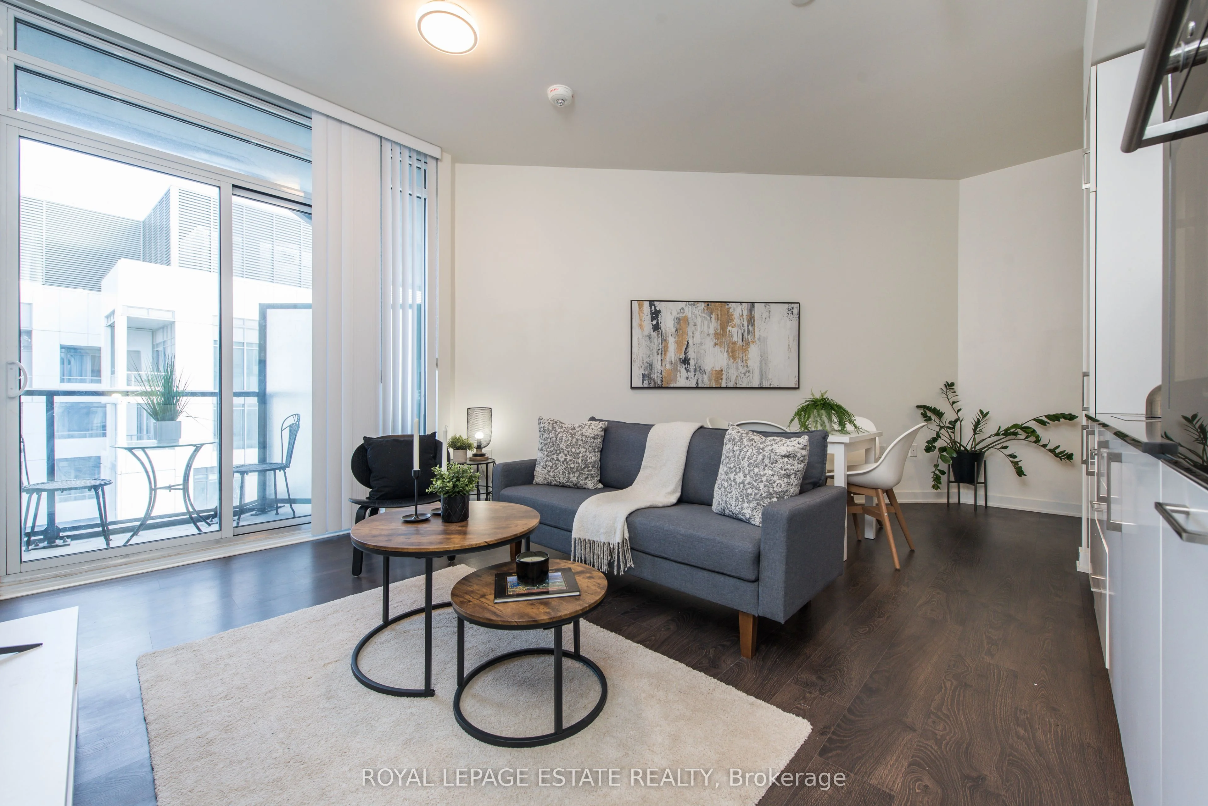 Condo Apartment in Toronto