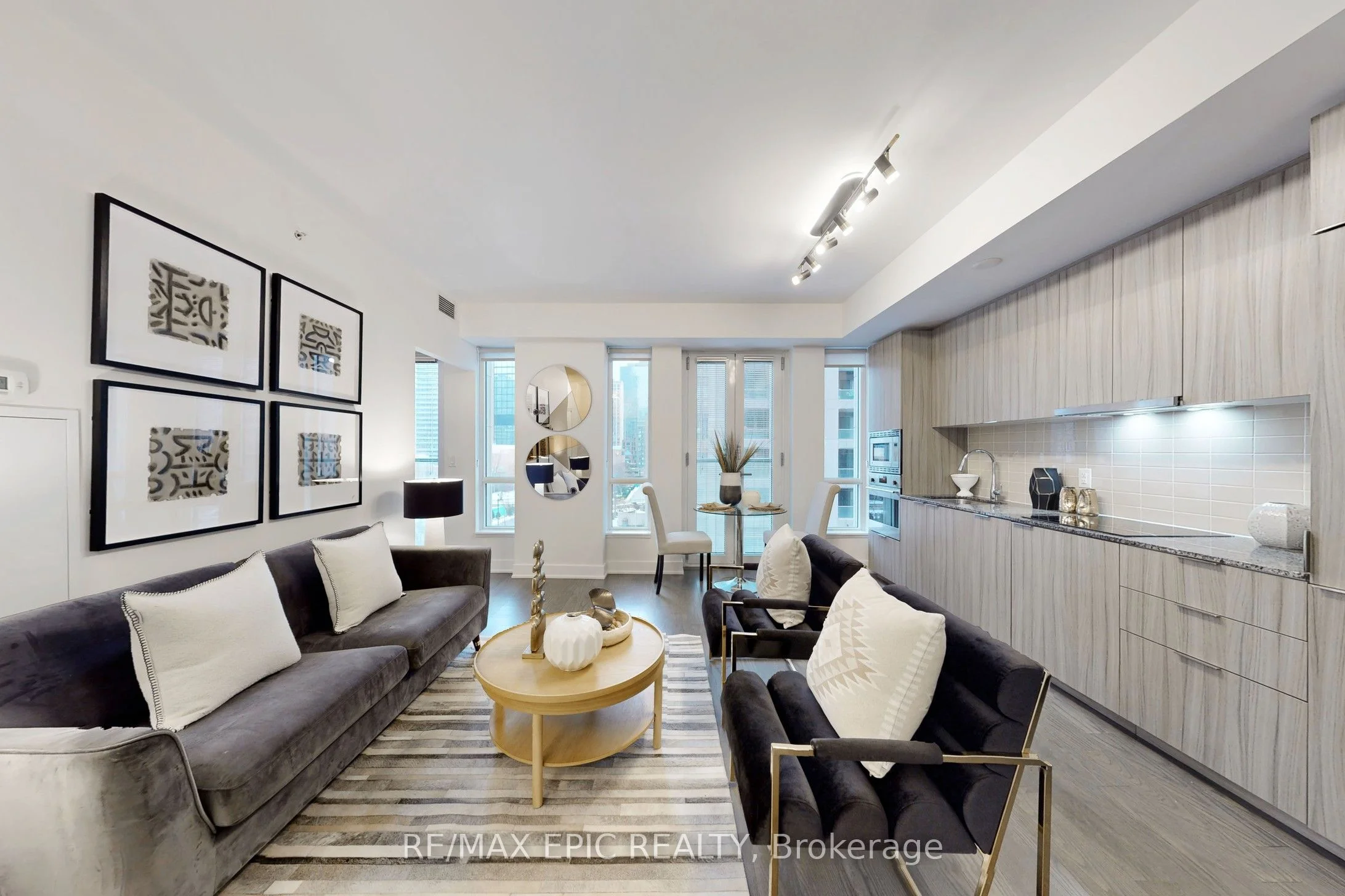 Condo Apartment in Toronto