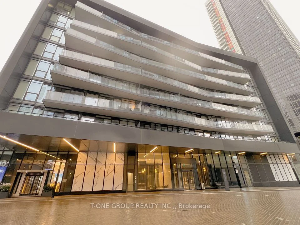 90 Queens Wharf Road 709, Toronto C01, ON M5V 0J4