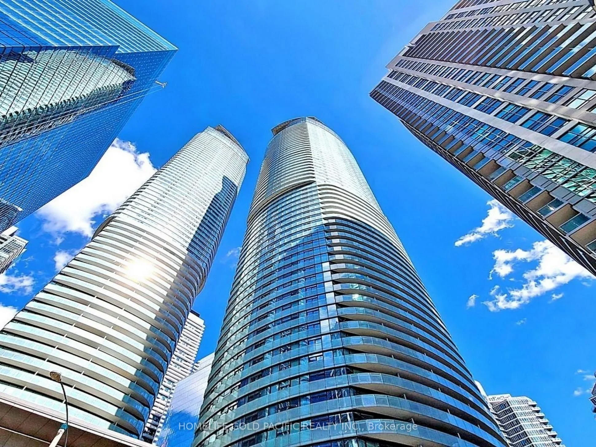 12 York Street 5710, Toronto C01, ON M5J 0A9