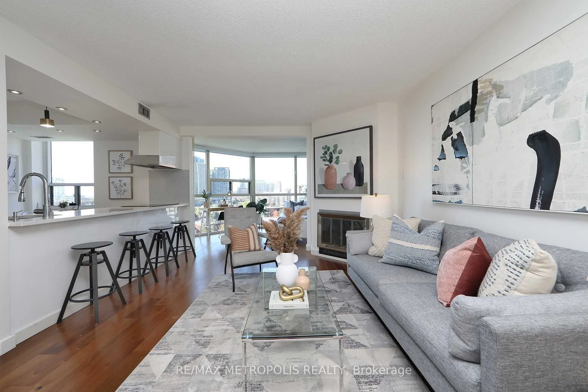 Condo Apartment in Toronto