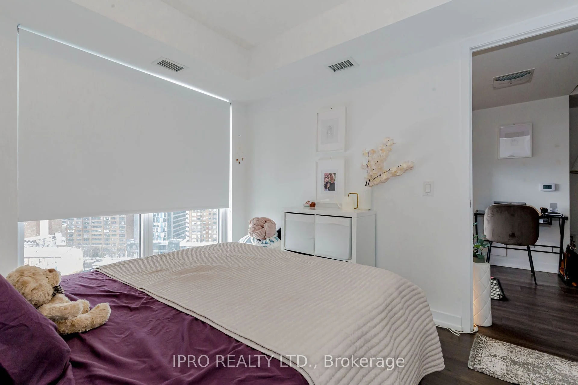 219 Dundas Street E 1705, Toronto C08, ON M5A 0V1