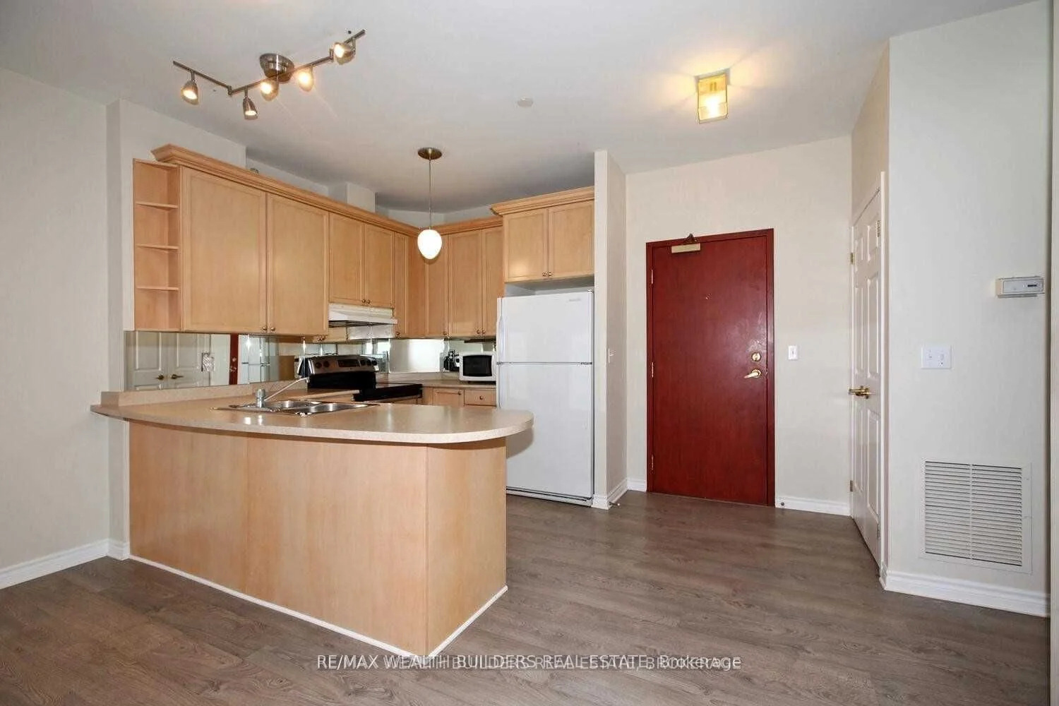 980 Yonge Street 614, Toronto C02, On M4w 2j5