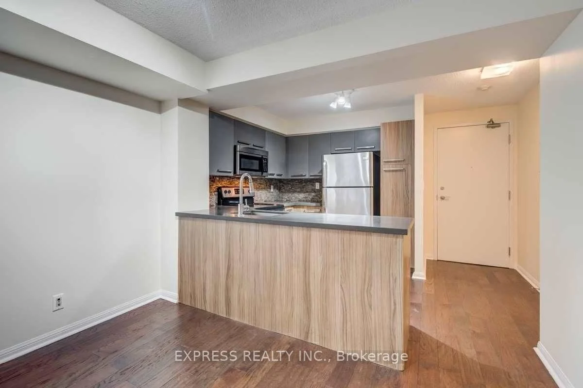 11 St Joseph Street 318, Toronto C01, On M4y 3g4