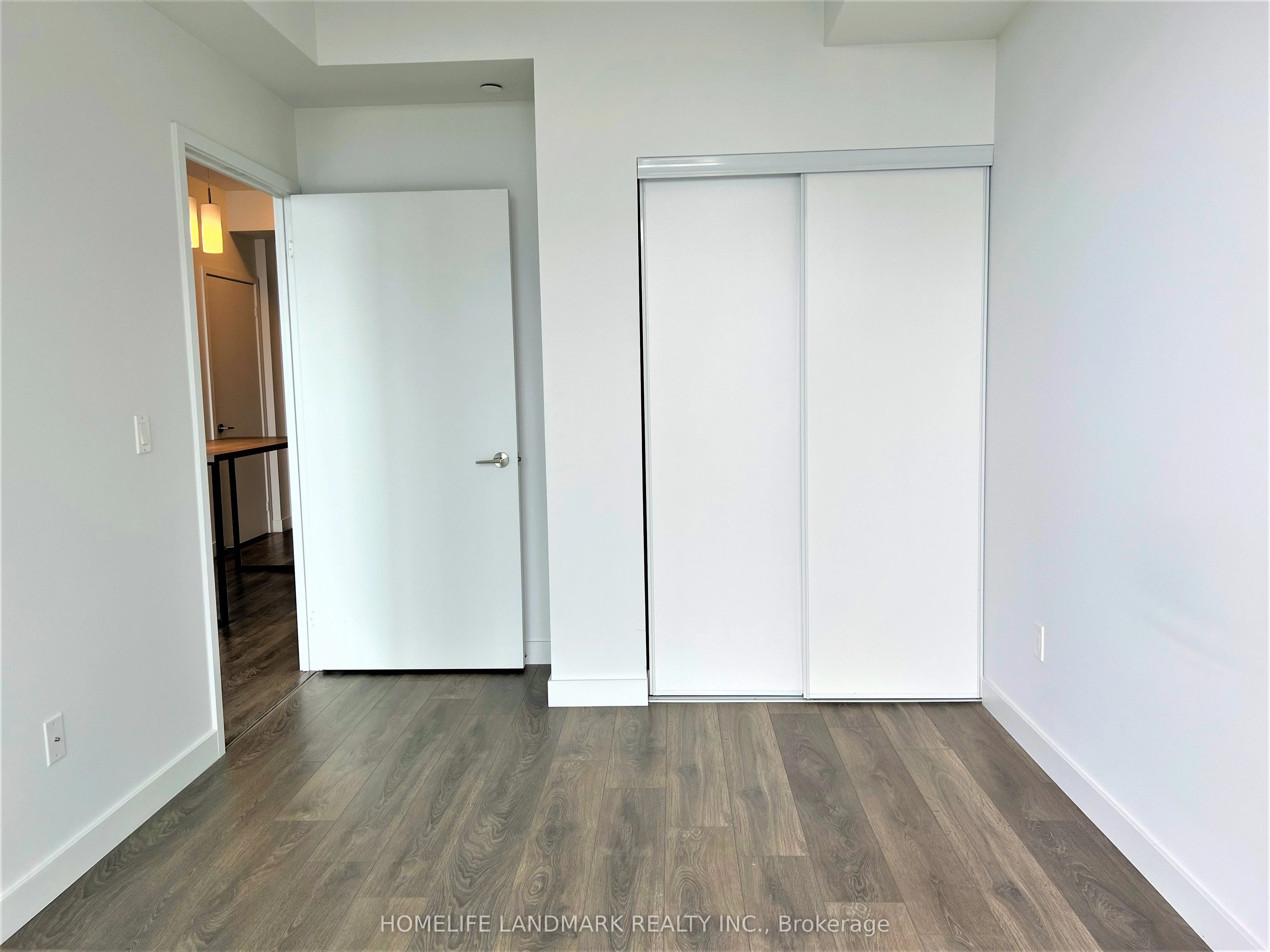 8 Eglinton Avenue E 3009, Toronto C10, ON M4P 1A6