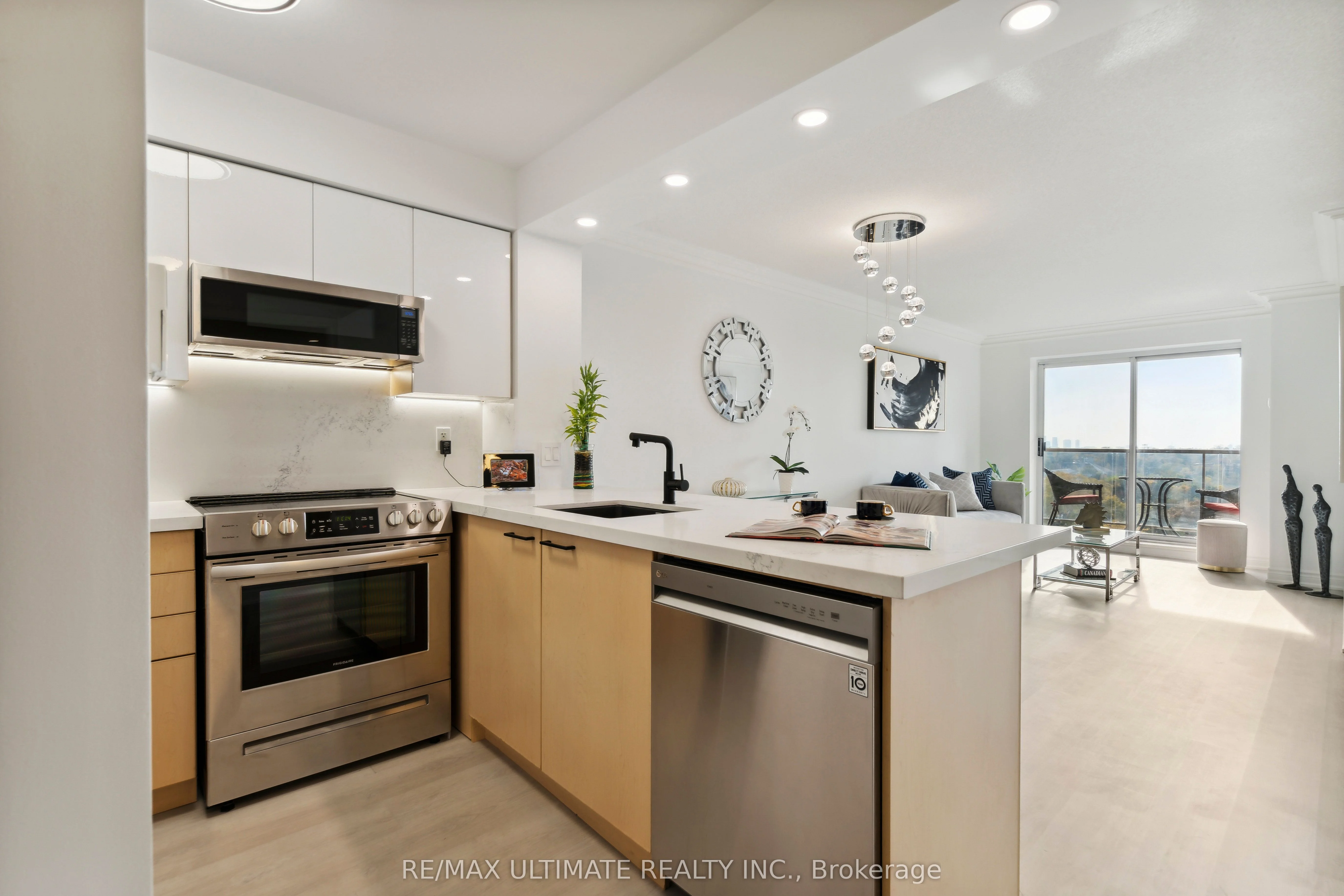 Condo Apartment in Toronto