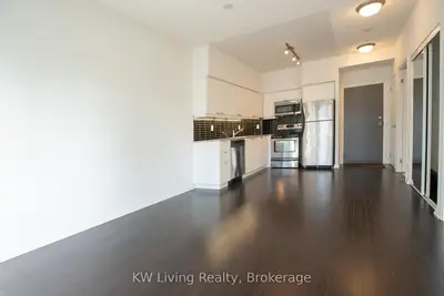 35 Hayden Street 919, Toronto C08, On M4y 3c3