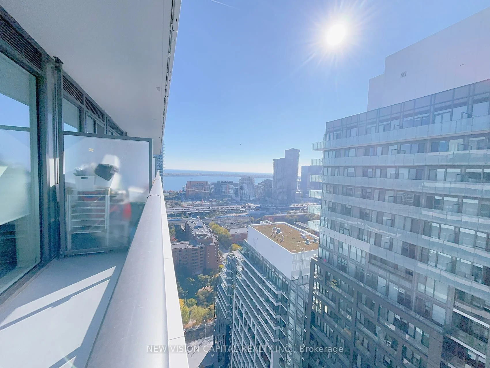 70 Princess Street 2811, Toronto C08, On M5a 0x6