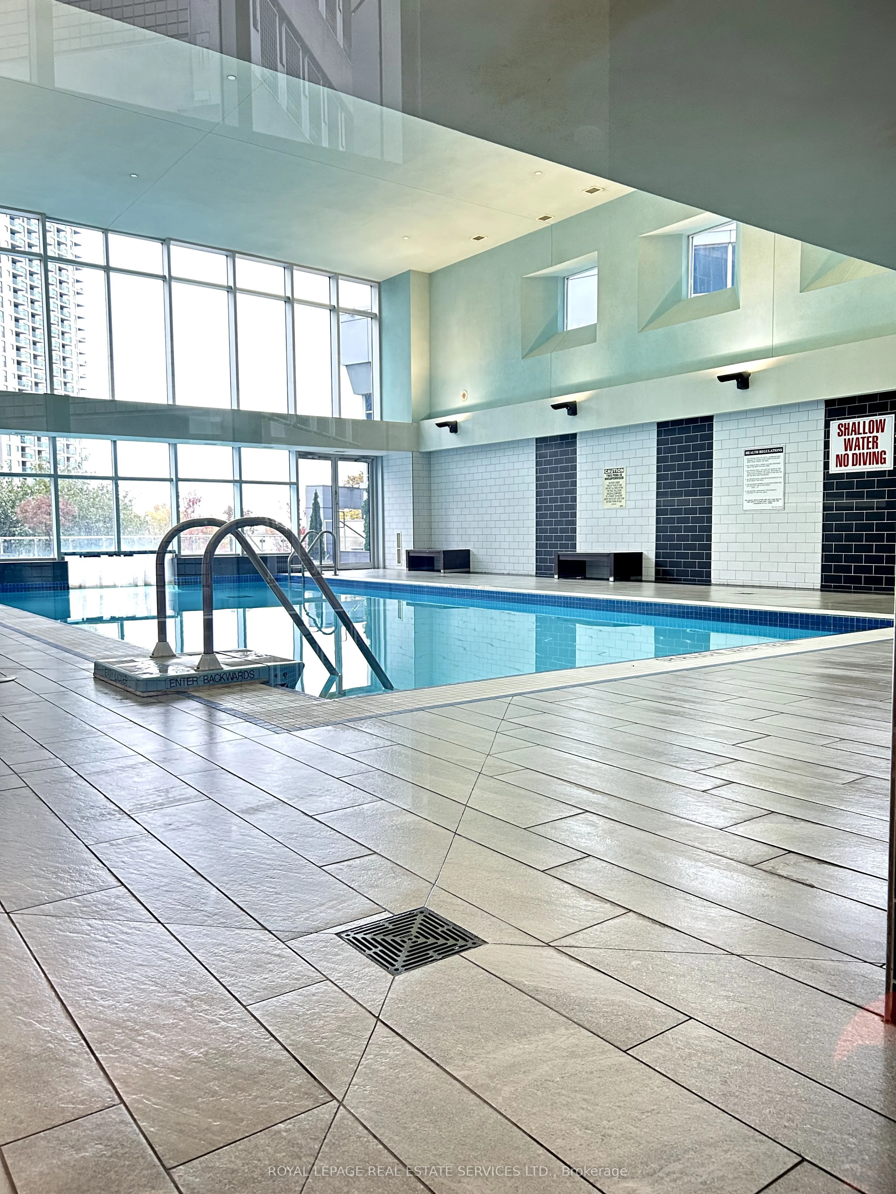 8 York Street 408, Toronto C01, ON M5J 2Y2