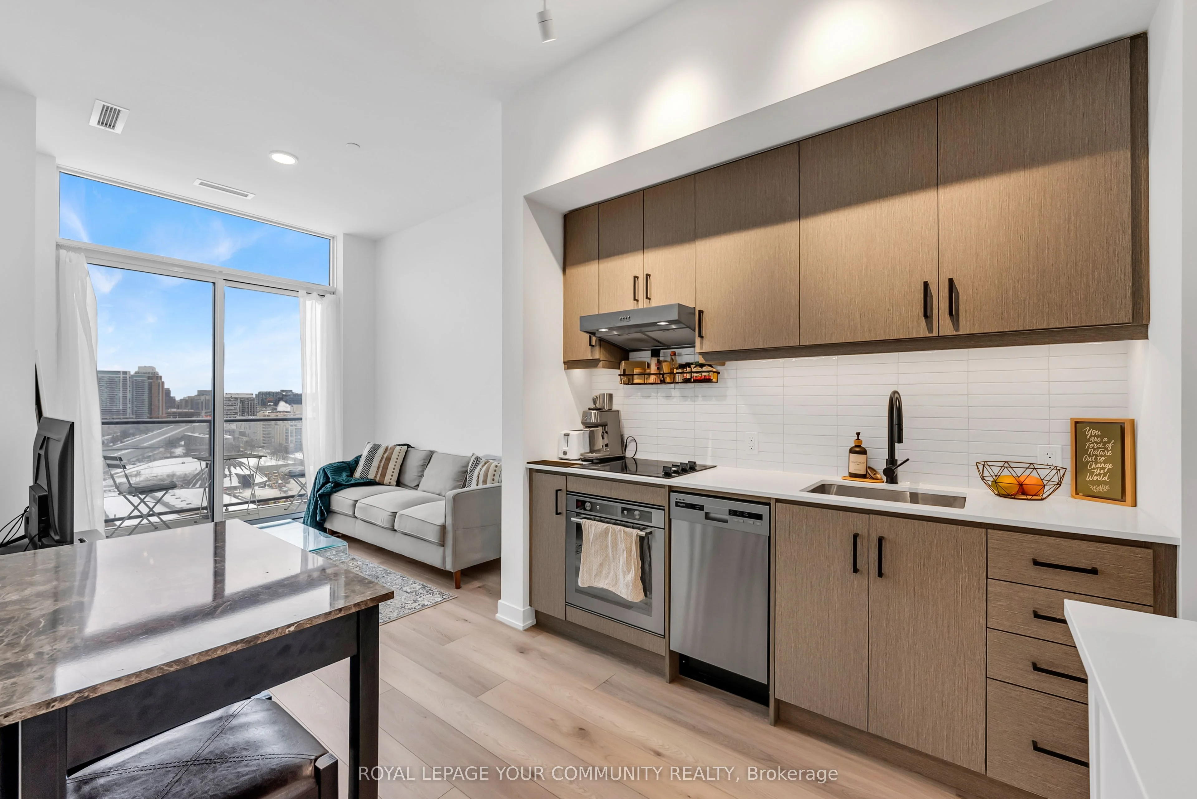 9 Tecumseth Street Ph06, Toronto C01, On M5v 0s5