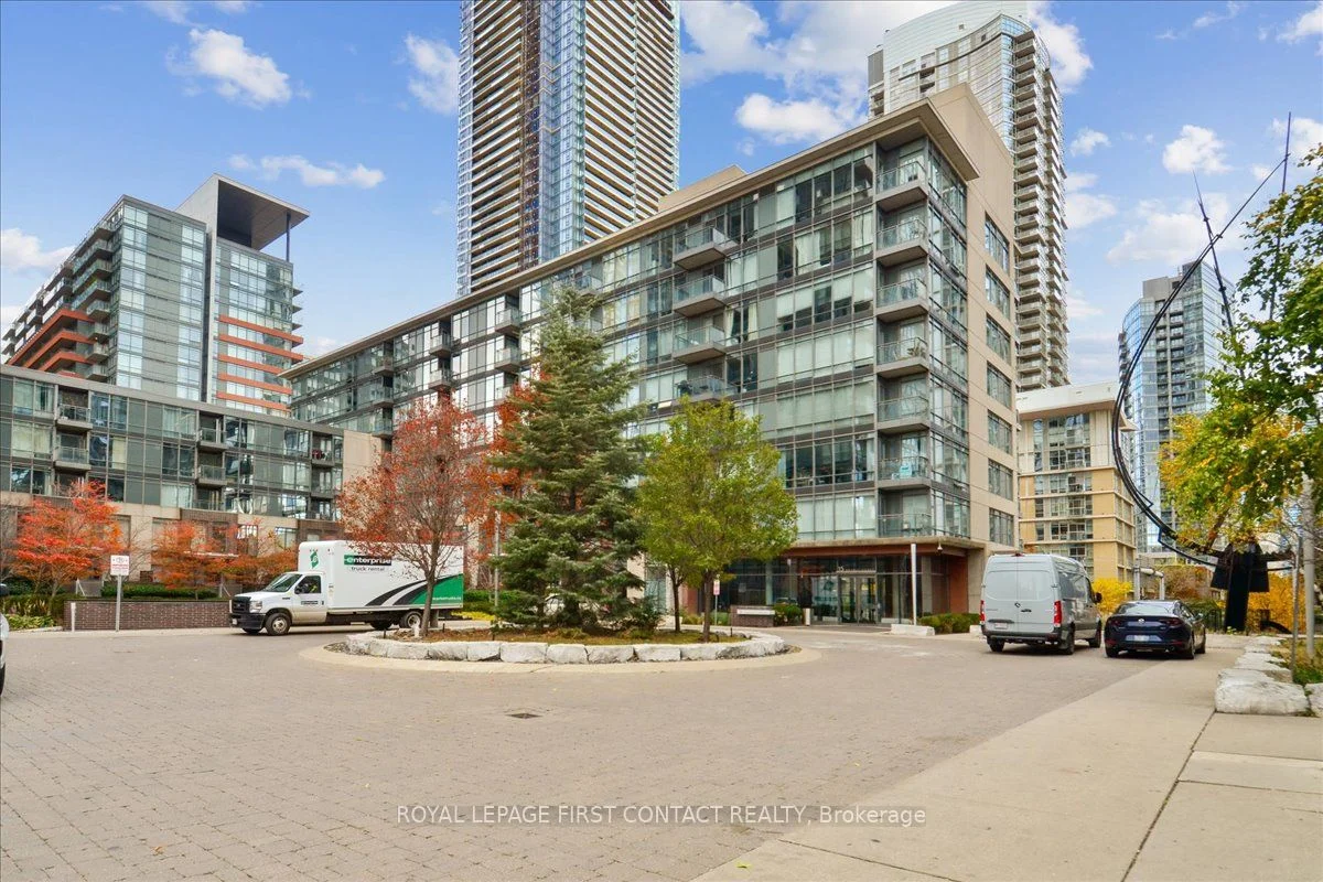 Condo Apartment in Toronto