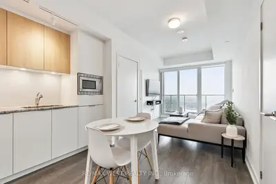 Condo Apartment in Toronto
