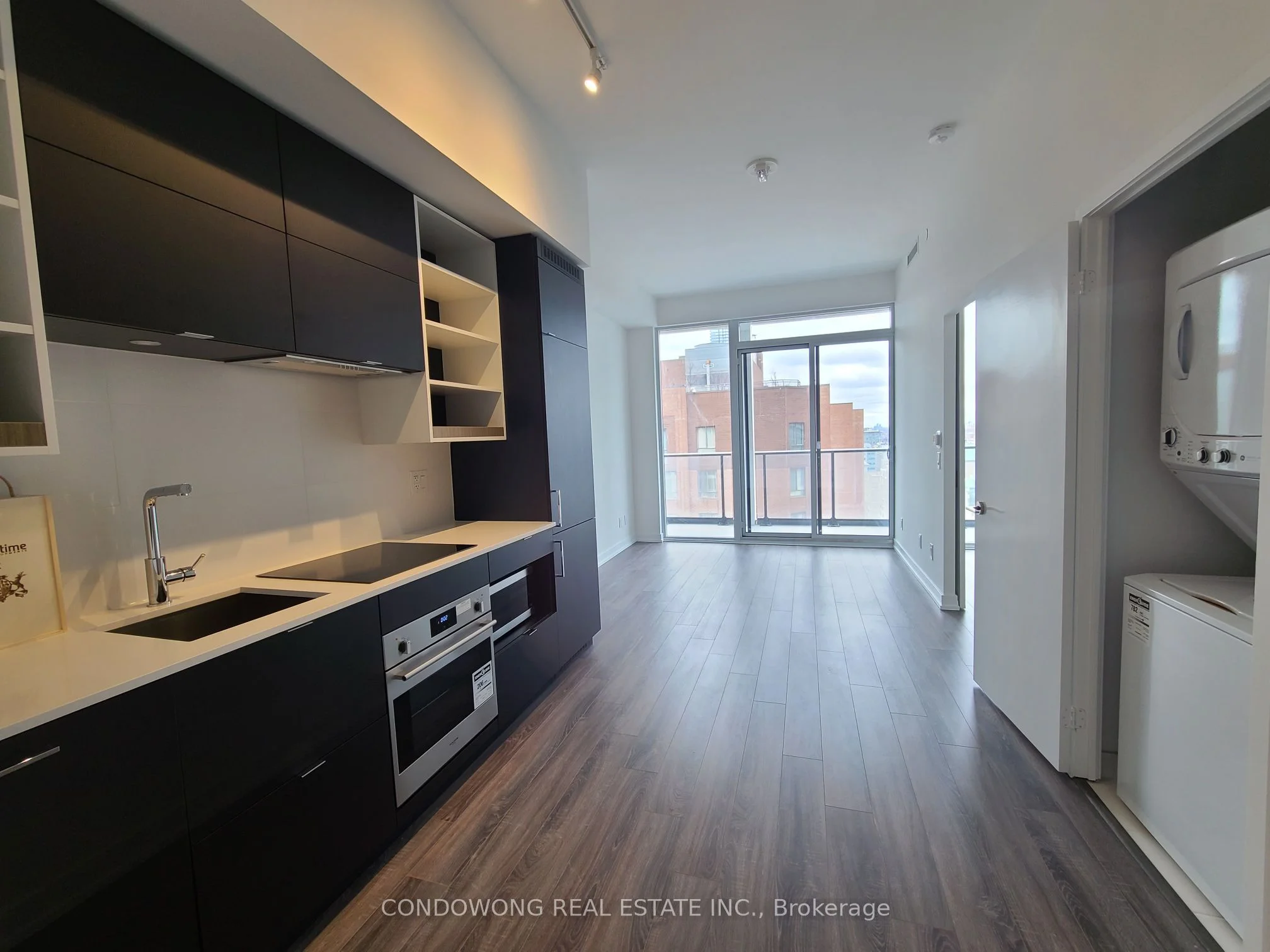 20 Edward Street 2113, Toronto C01, On M5g 0c5