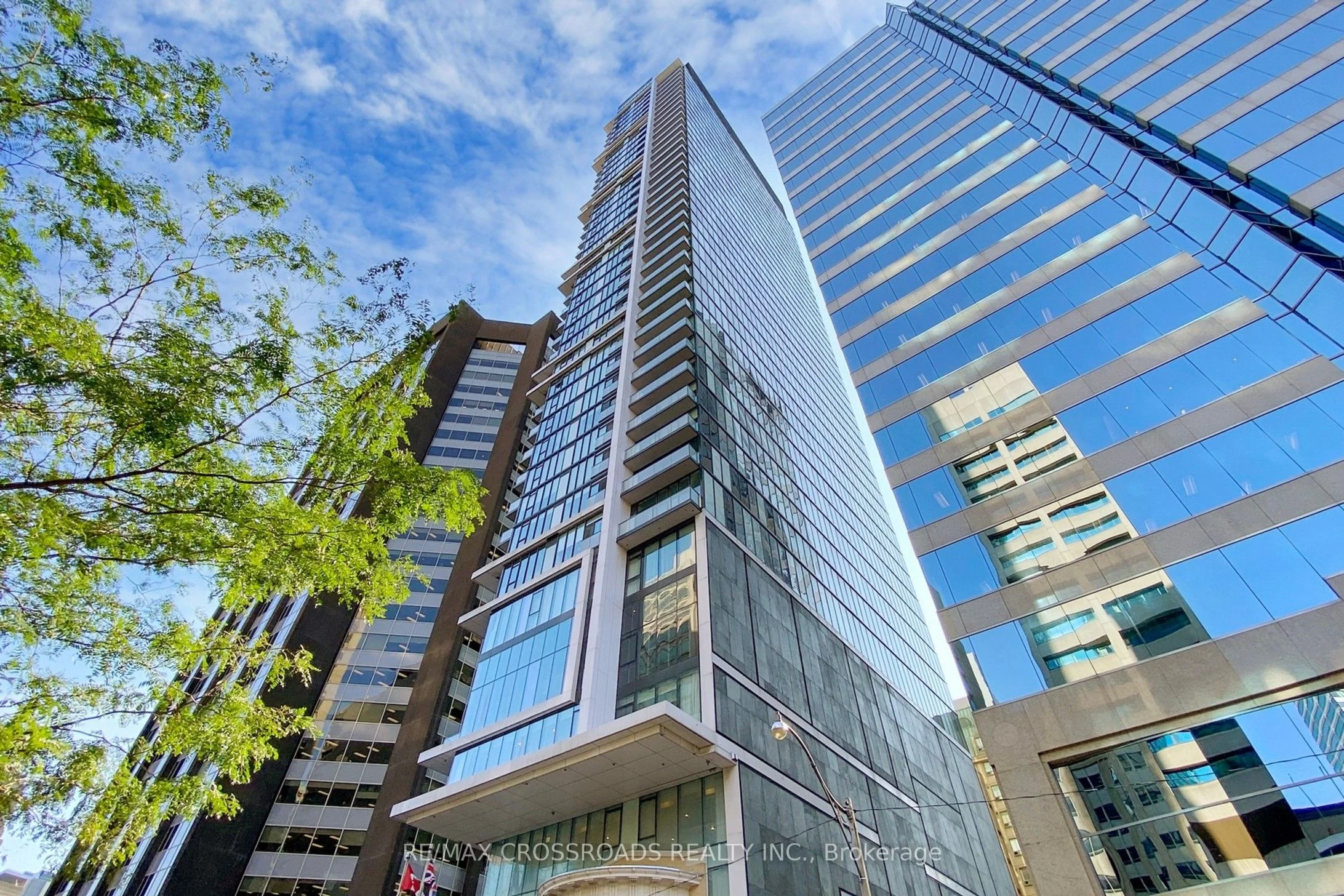 426 University Avenue 2502, Toronto C01, On M5g 1s9