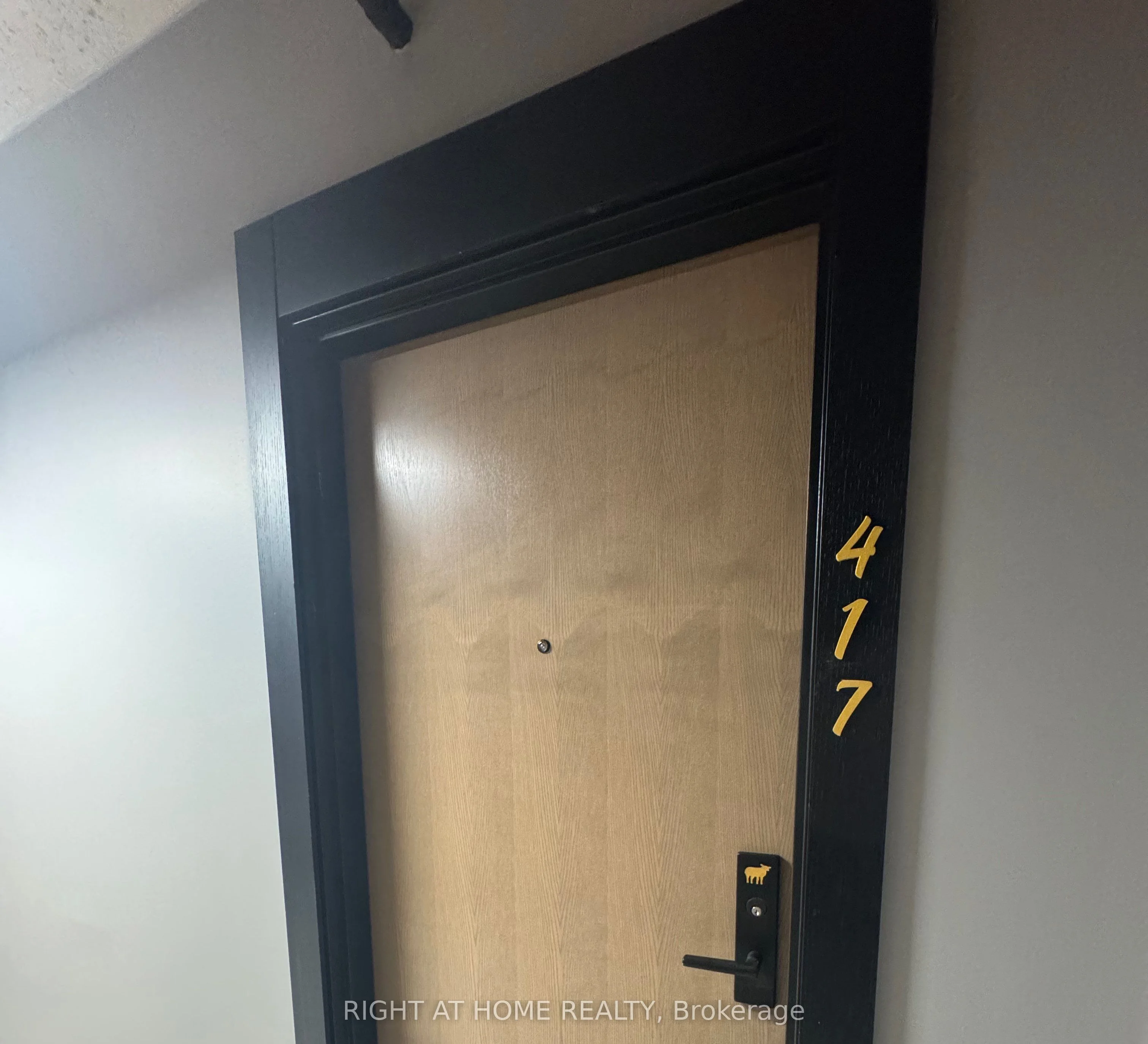 195 Mccaul Street 417, Toronto C01, On M5t 0e5