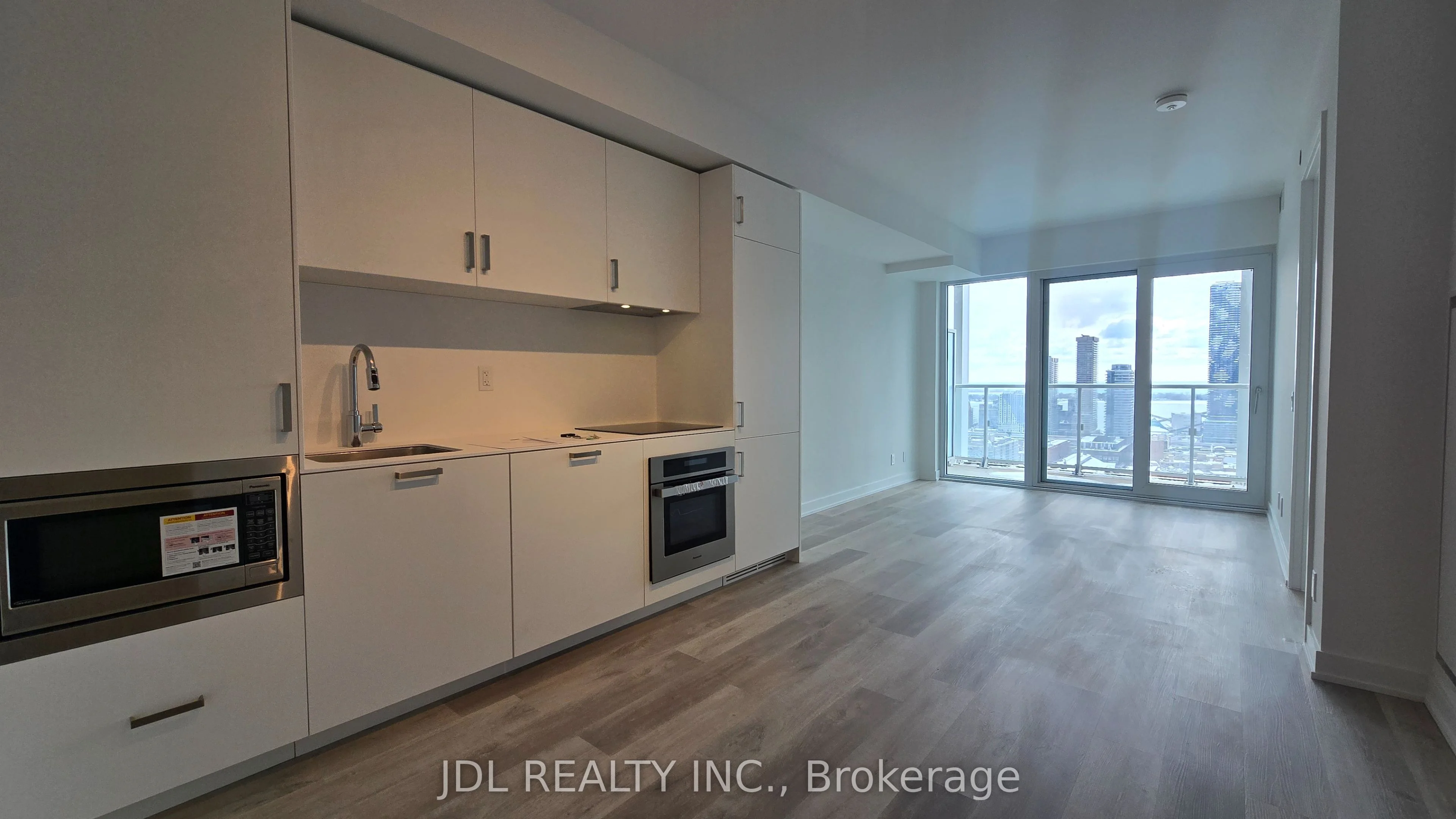 88 Queen Street E 3009, Toronto C08, On M5c 0b6