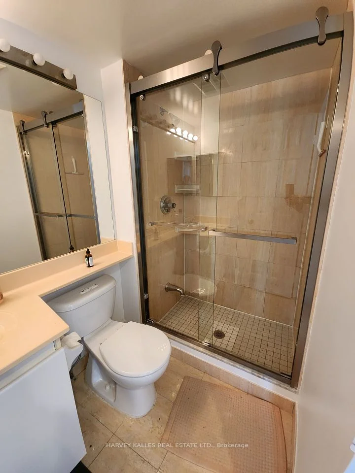 18 Hillcrest Avenue 1702, Toronto C14, ON M2N 6T5