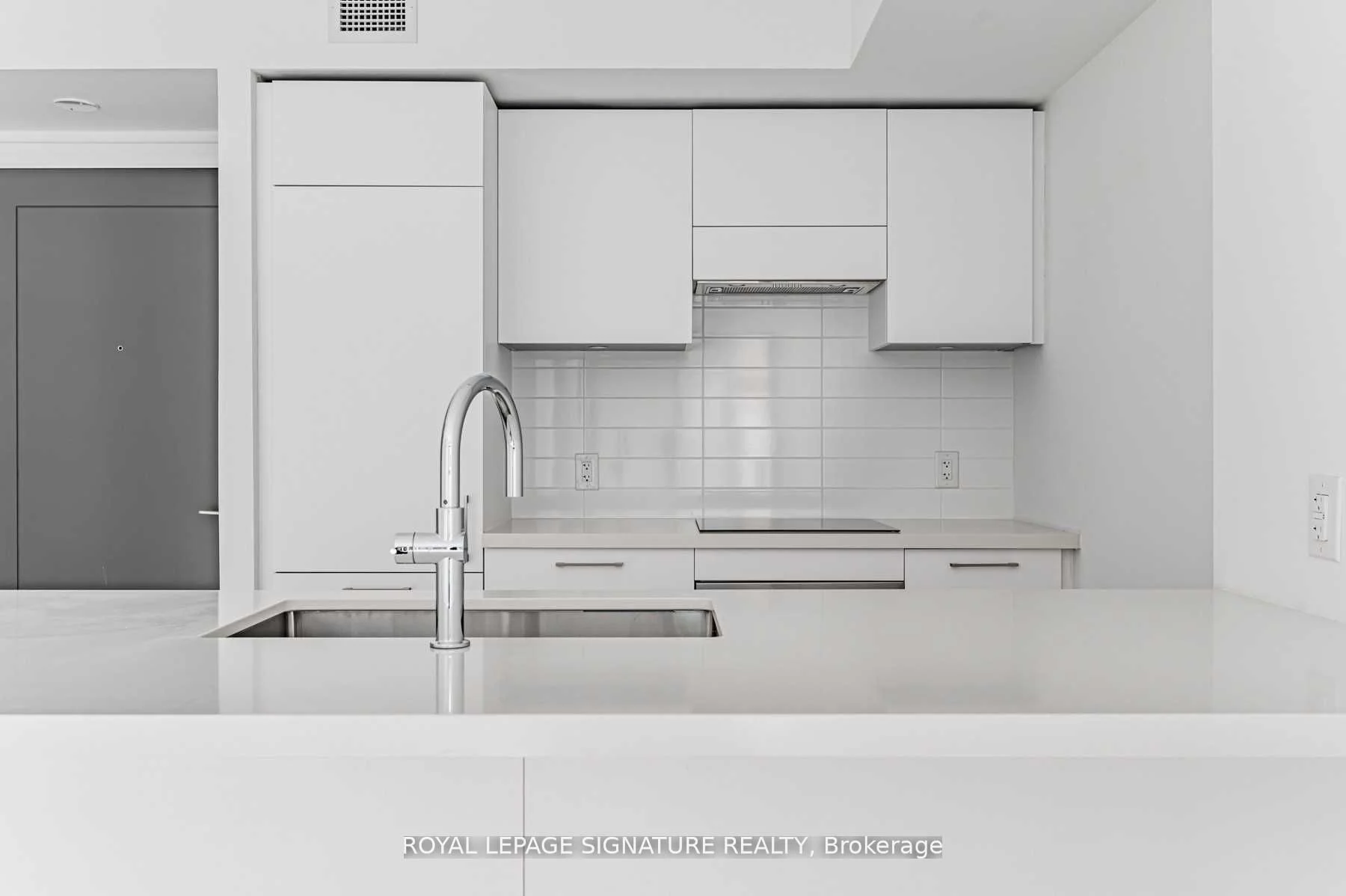 33 Frederick Todd Way 630, Toronto C11, On M4g 0c9