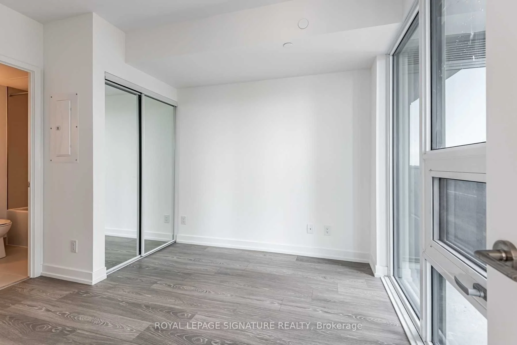 19 Western Battery Road 906, Toronto C01, ON M6K 3S4
