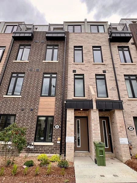 Att/Row/Townhouse in Toronto