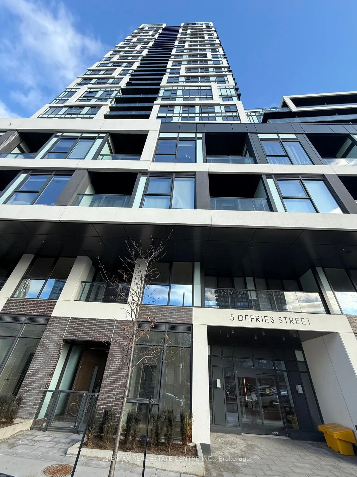 5 Defries Street Suite #623, Toronto C08, On M5a 0w7