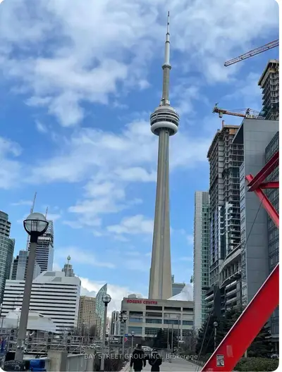 21 Iceboat Terrace 4303, Toronto, On M5v 4a9