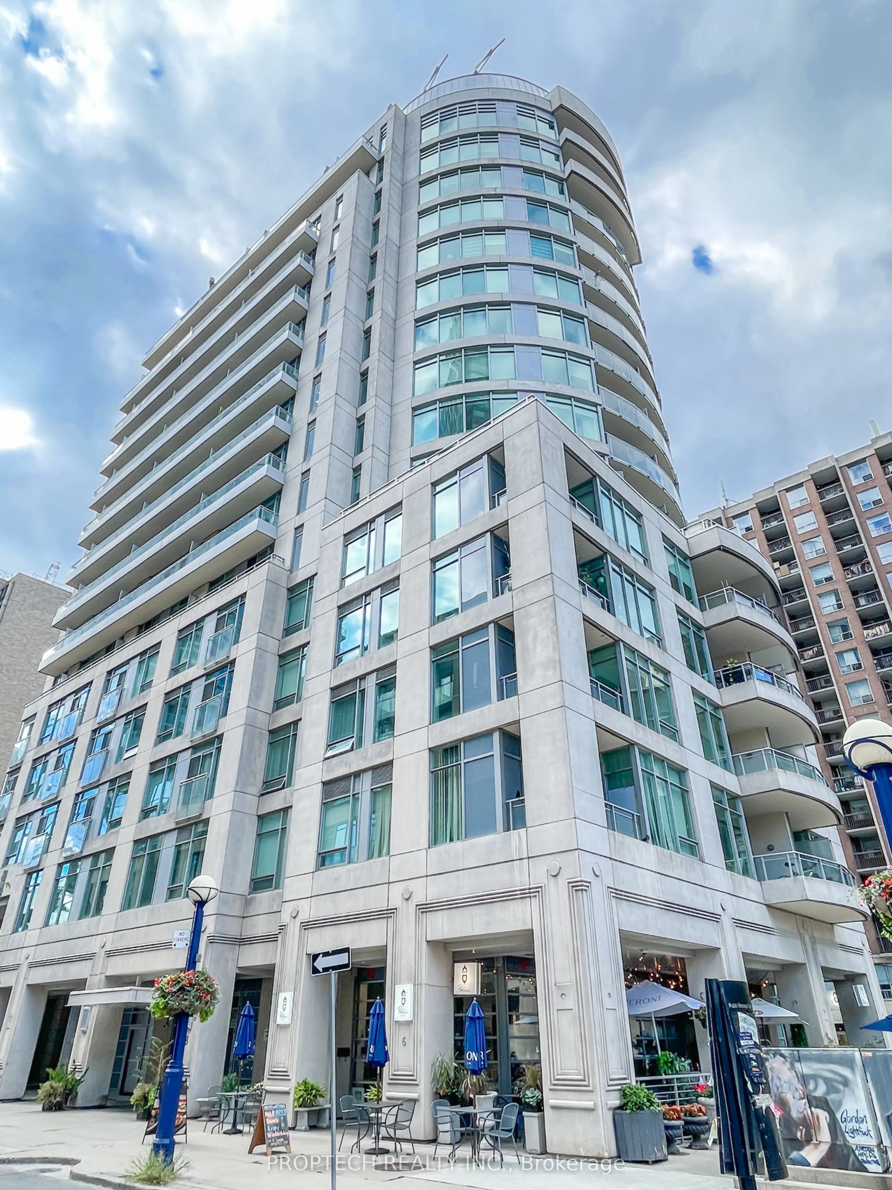 8 Scollard Street 304, Toronto C02, On M5r 1m2