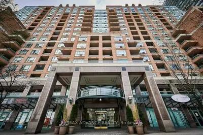 889 Bay Street 1401, Toronto C01, On M5s 3k5