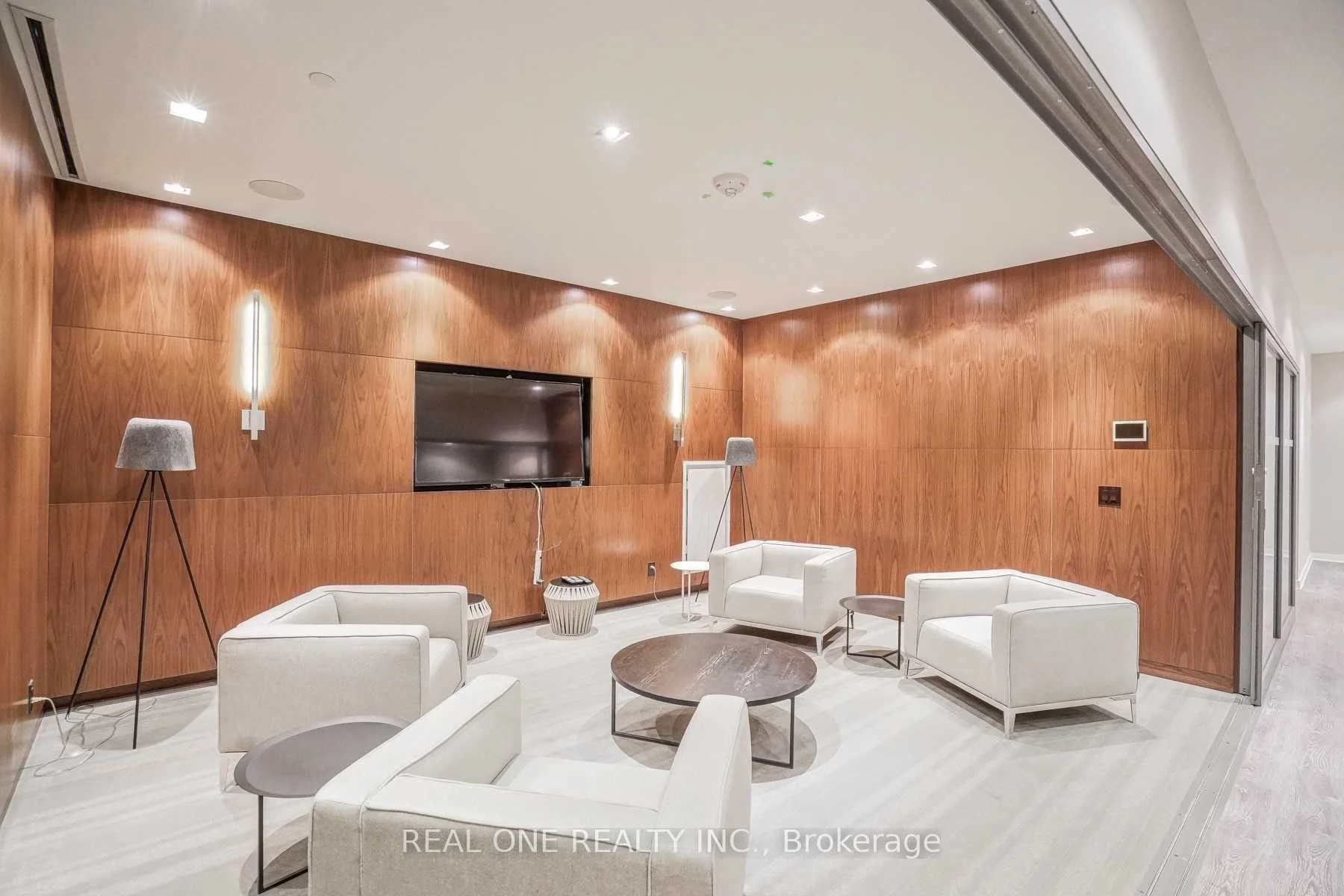 8 Mercer Street 1302, Toronto C01, ON M5V 0C4