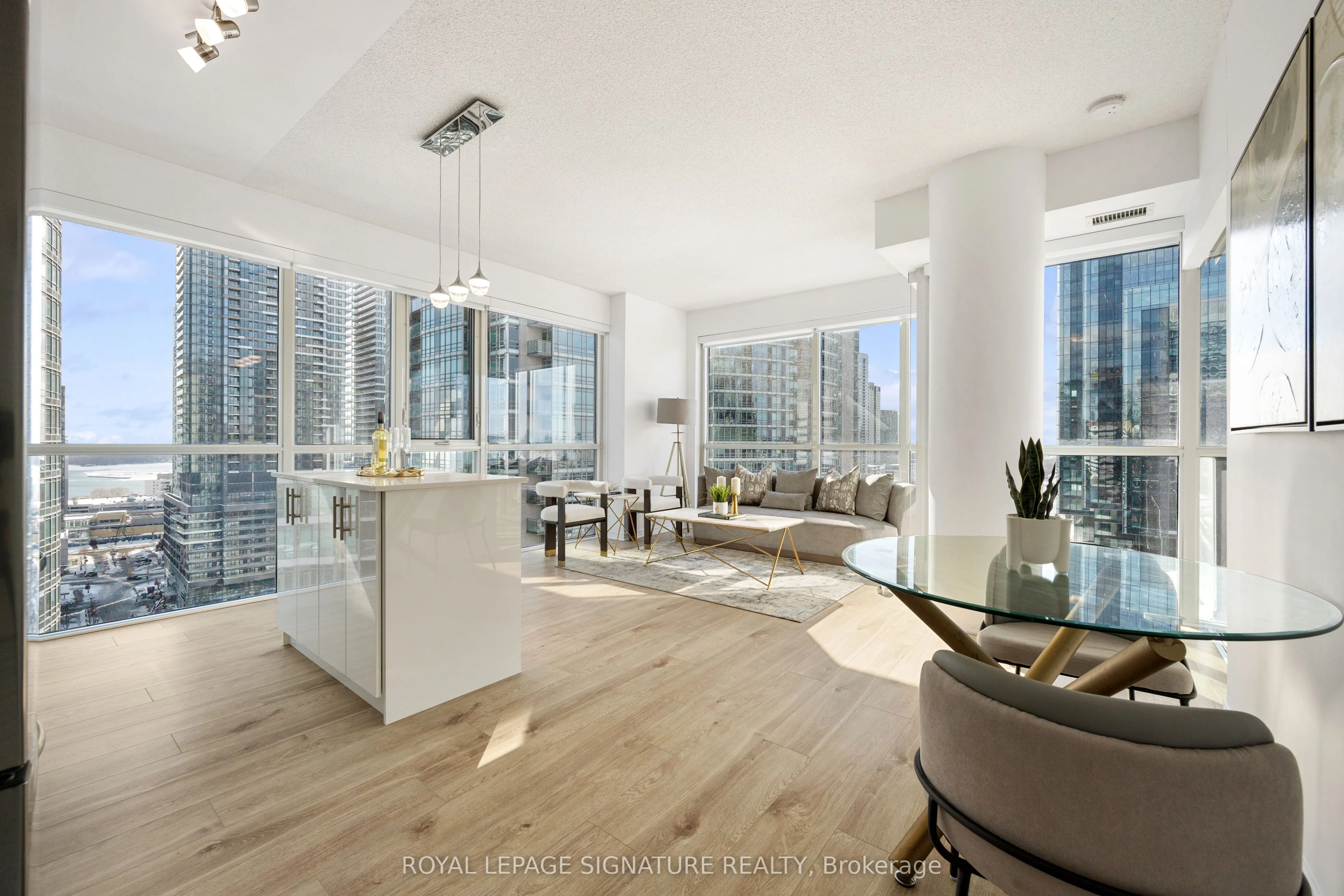 Condo Apartment in Toronto