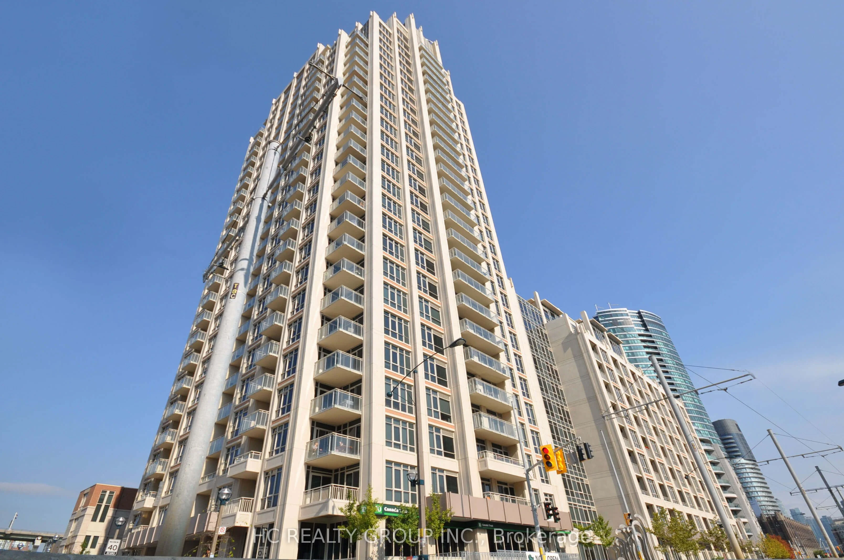 21 Grand Magazine Street 516, Toronto C01, On M5v 1b5