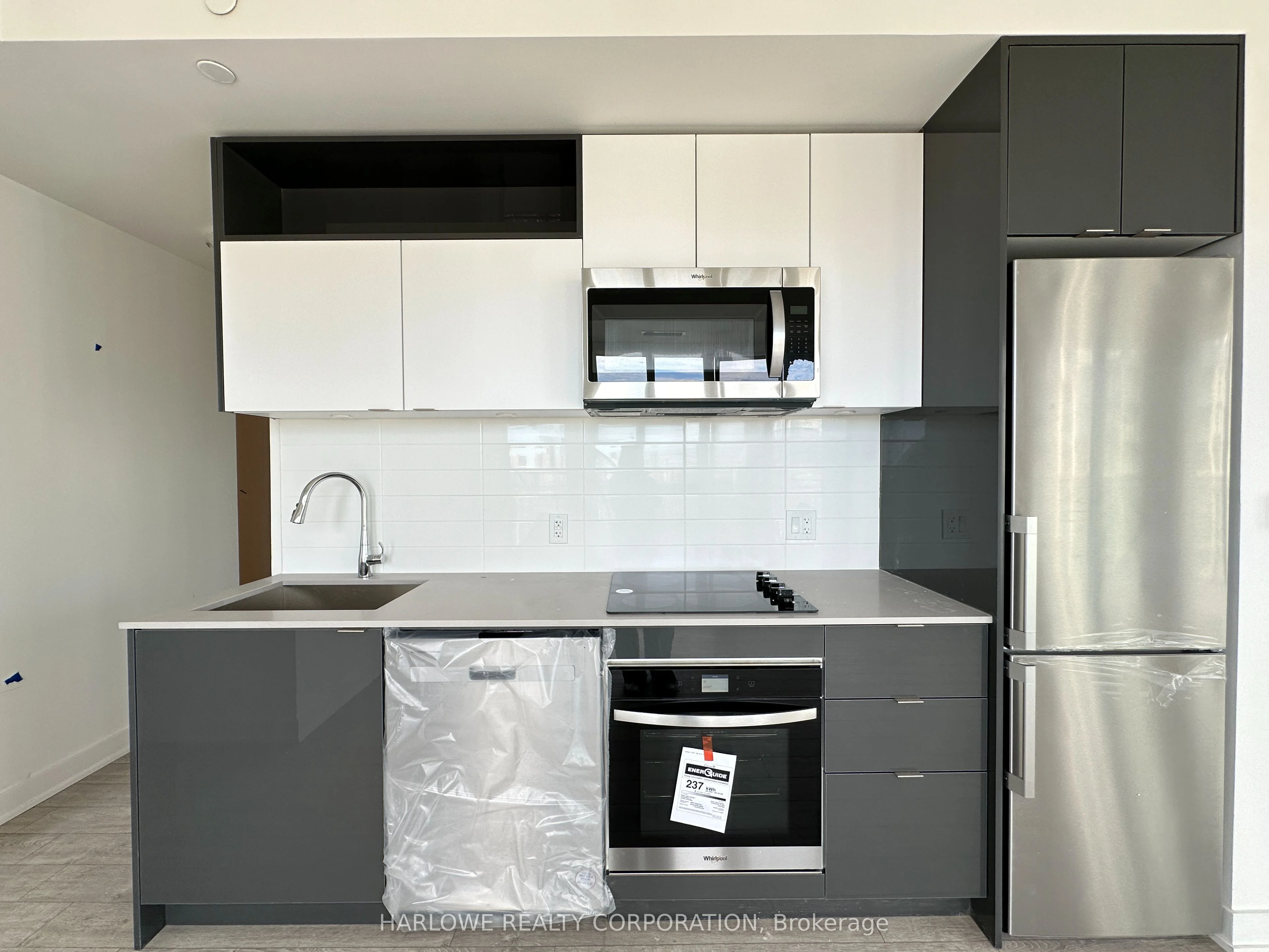 135 Lower Sherbourne Street 2033 W, Toronto C08, On M5a 1y4