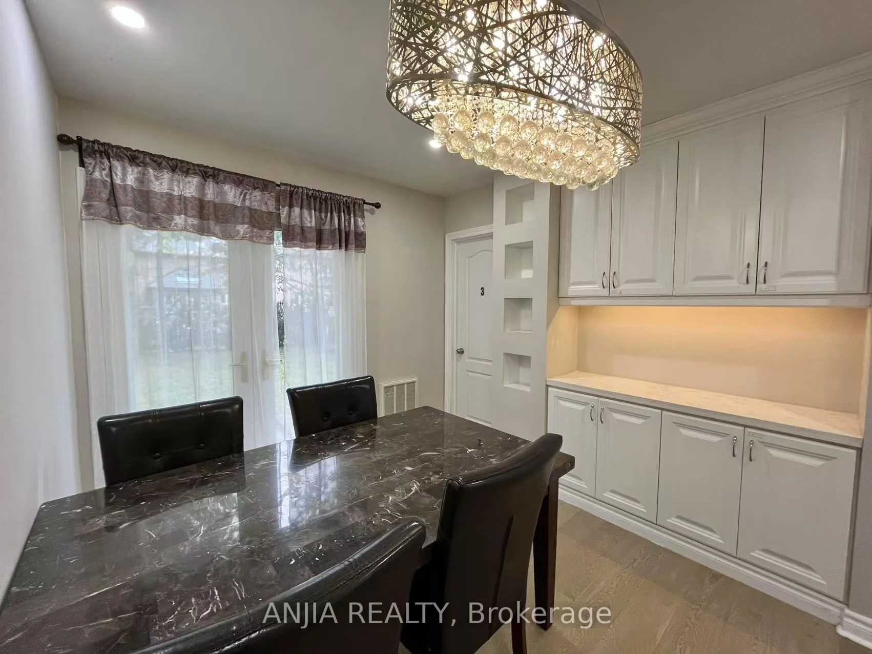 298 Empress main floor Avenue #0 #3, Toronto C14, ON M2N 3V4