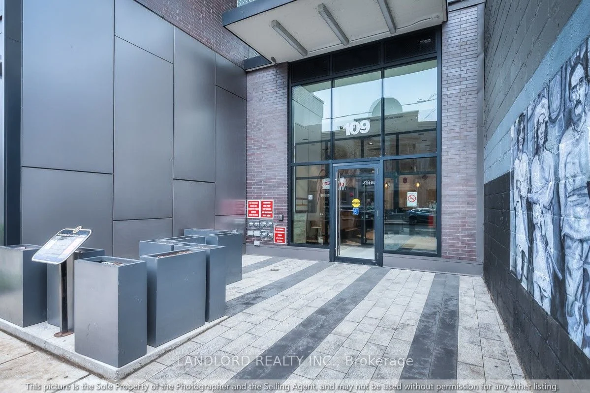 109 Ossington Avenue 310, Toronto C01, ON M6J 2Z2
