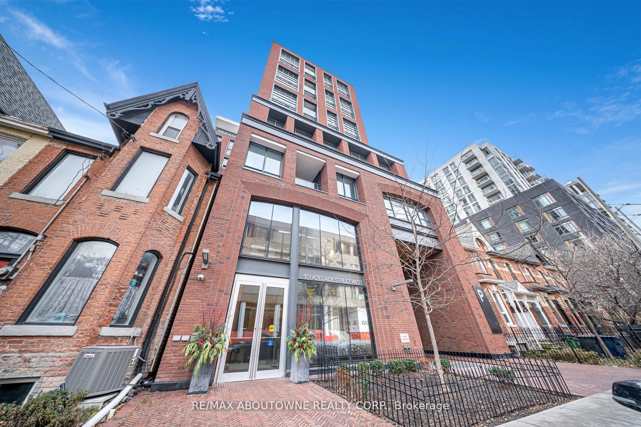 501 Adelaide Street W 1404, Toronto C01, On M5v 0r3