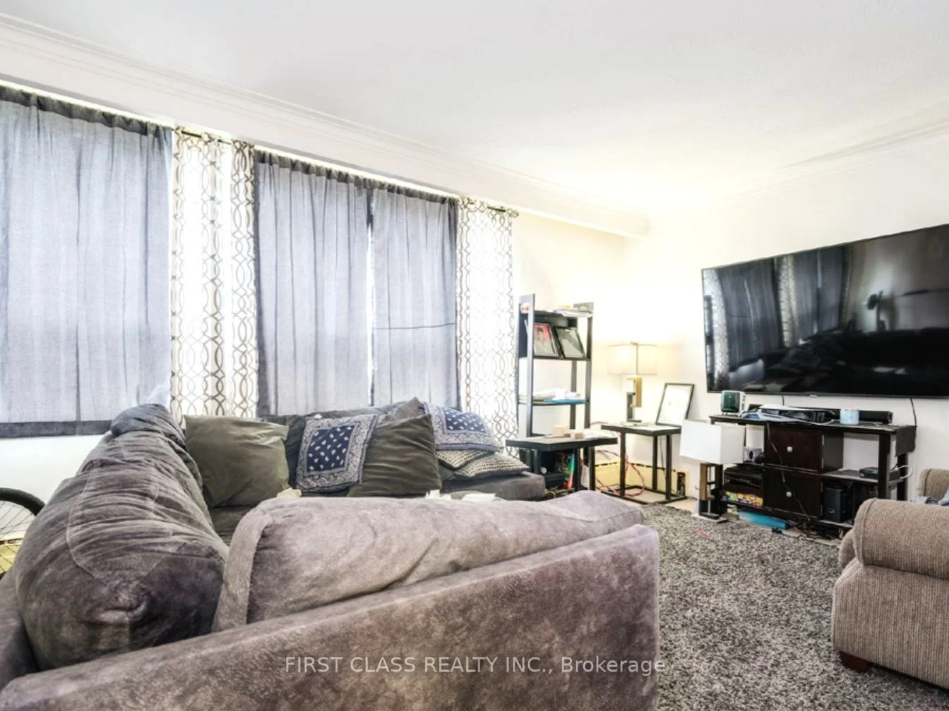 117 Hillsdale Avenue E 3, Toronto C10, ON M4S 1T4