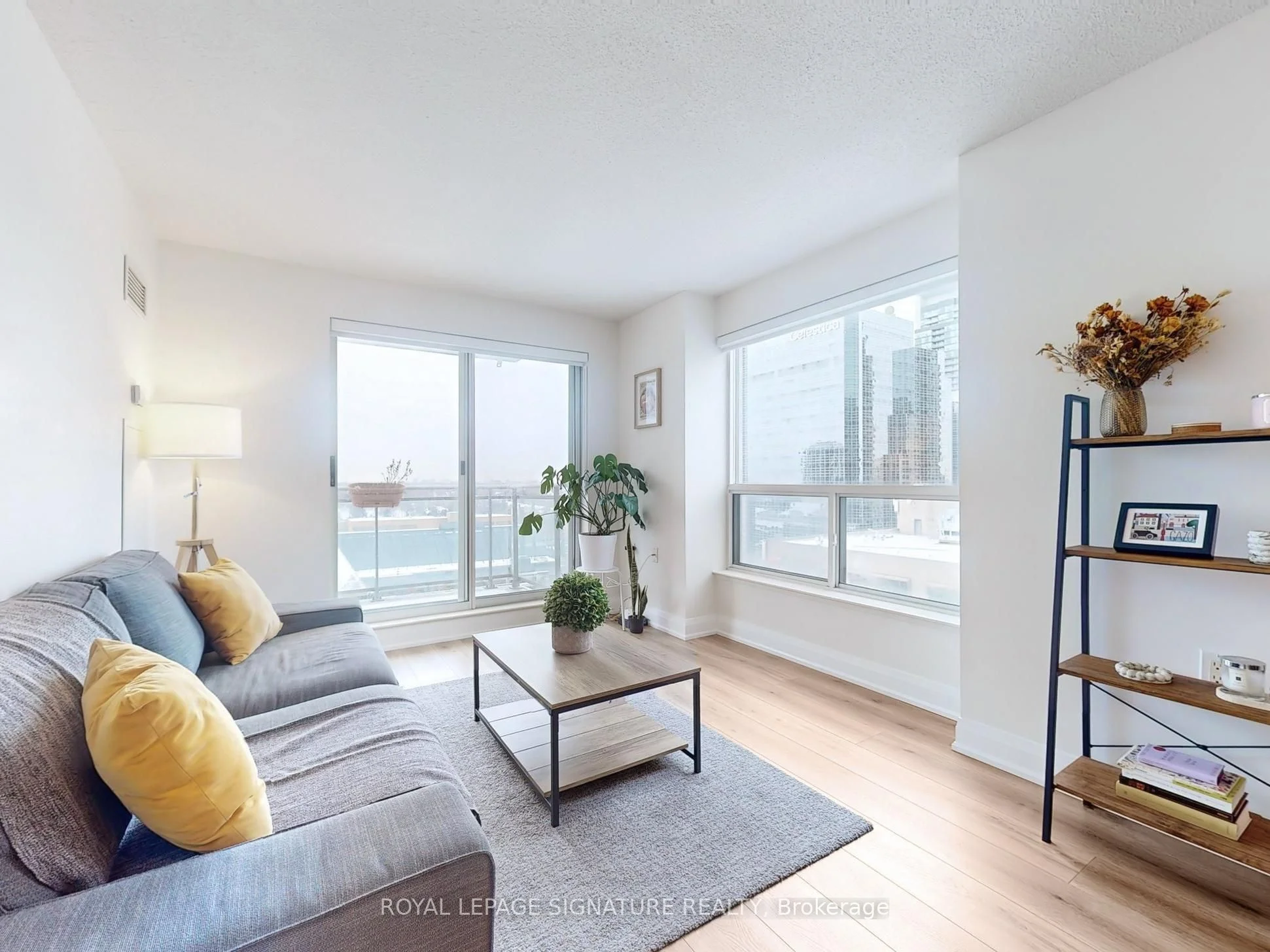 21 Hillcrest Avenue 1807, Toronto C14, On M2n 7k2
