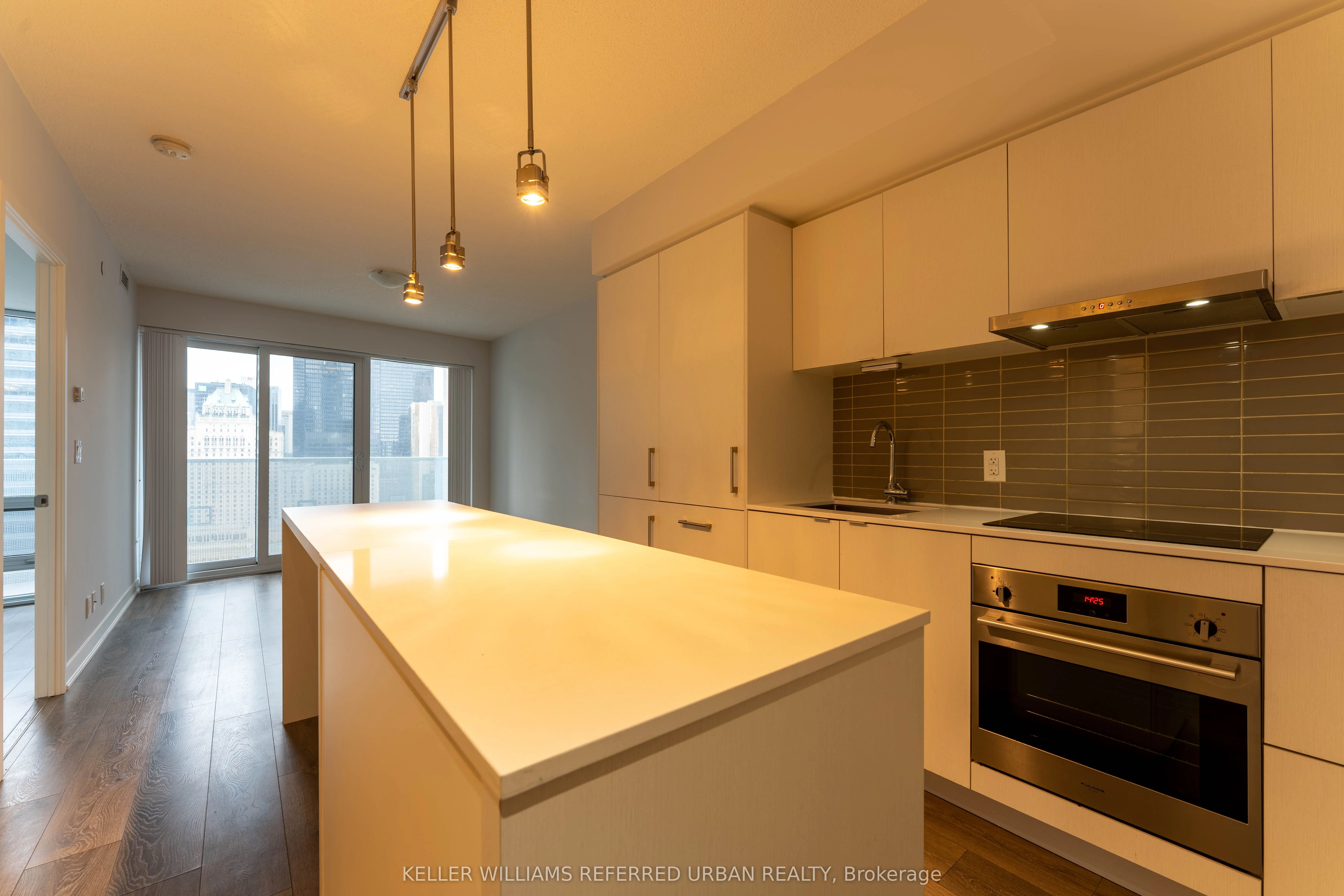88 Harbour Street 2403, Toronto C01, On M5j 1b7