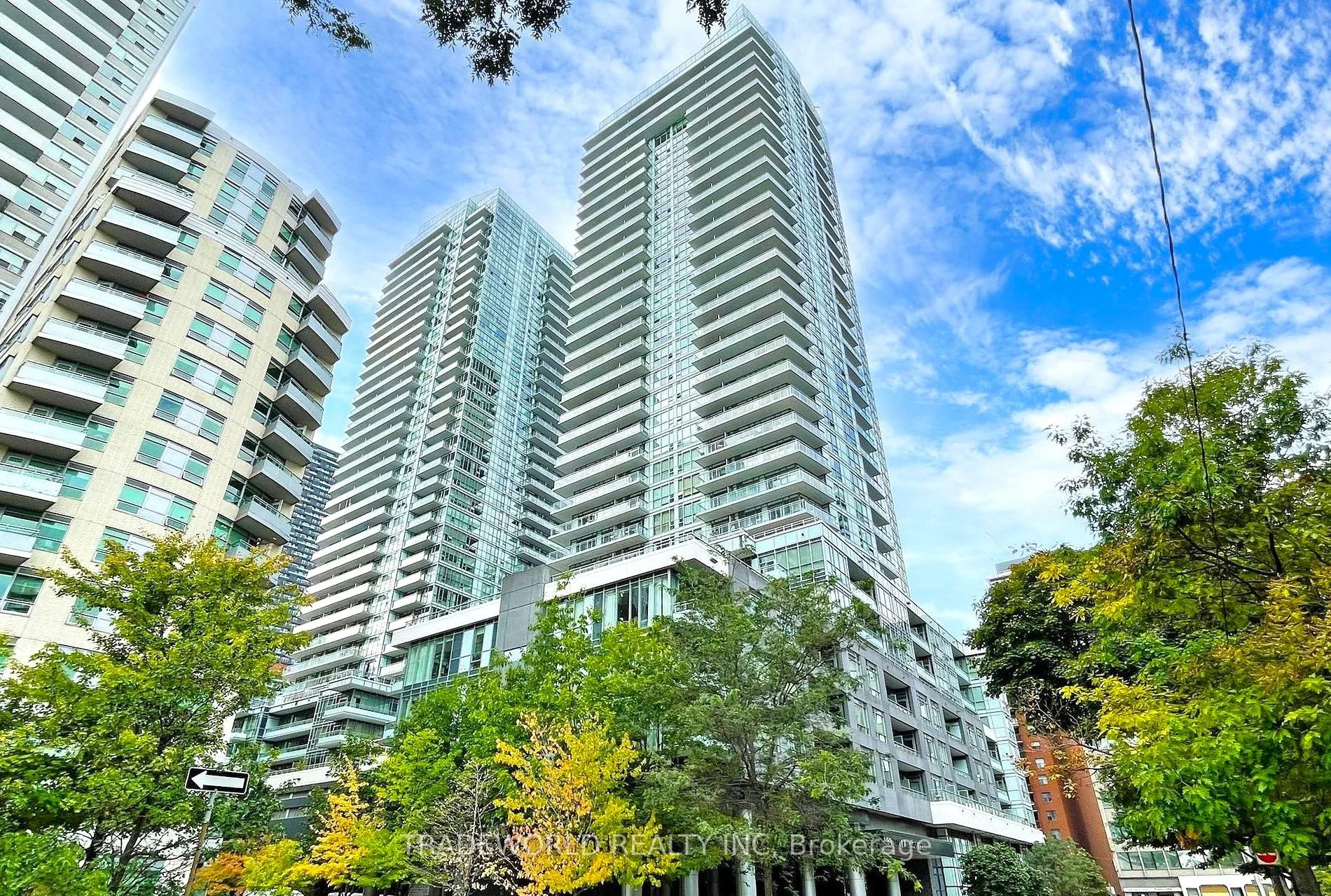 98 Lillian Street 424, Toronto C10, On M4s 0a5