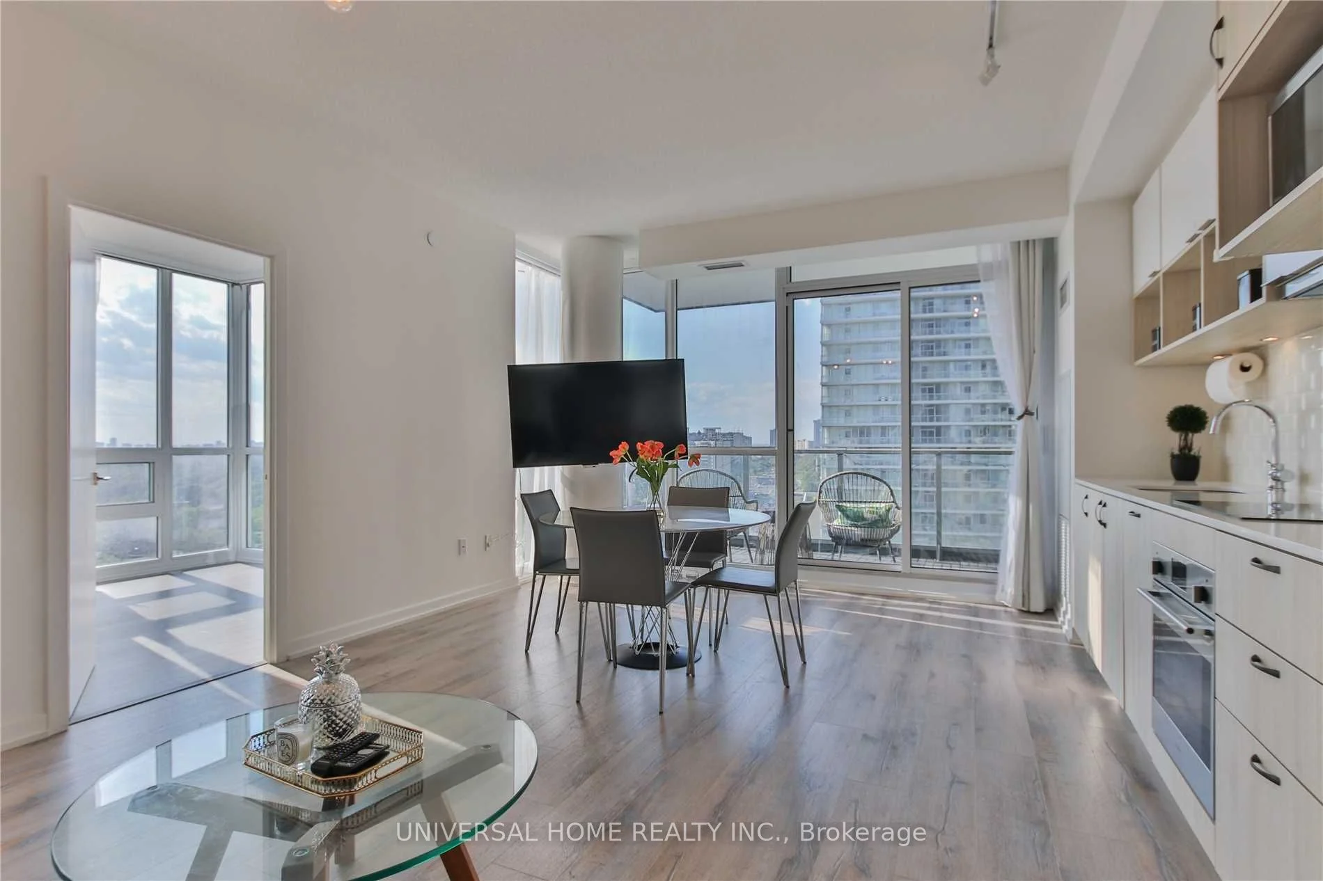 Condo Apartment in Toronto