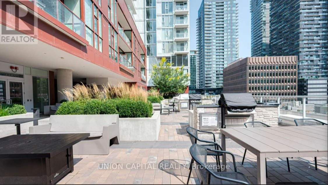 33 Helendale Avenue 922, Toronto C03, On M4r 0a4