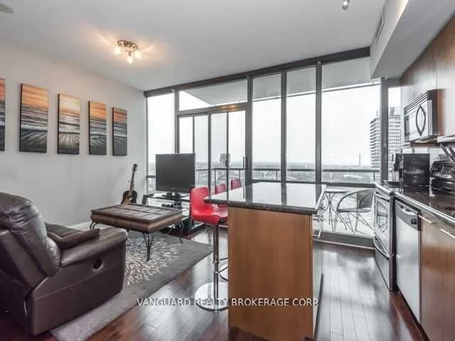 33 Mill Street 2403, Toronto C08, On M5a 3r3